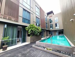 Senyum Residences (D14), Terrace #610580161